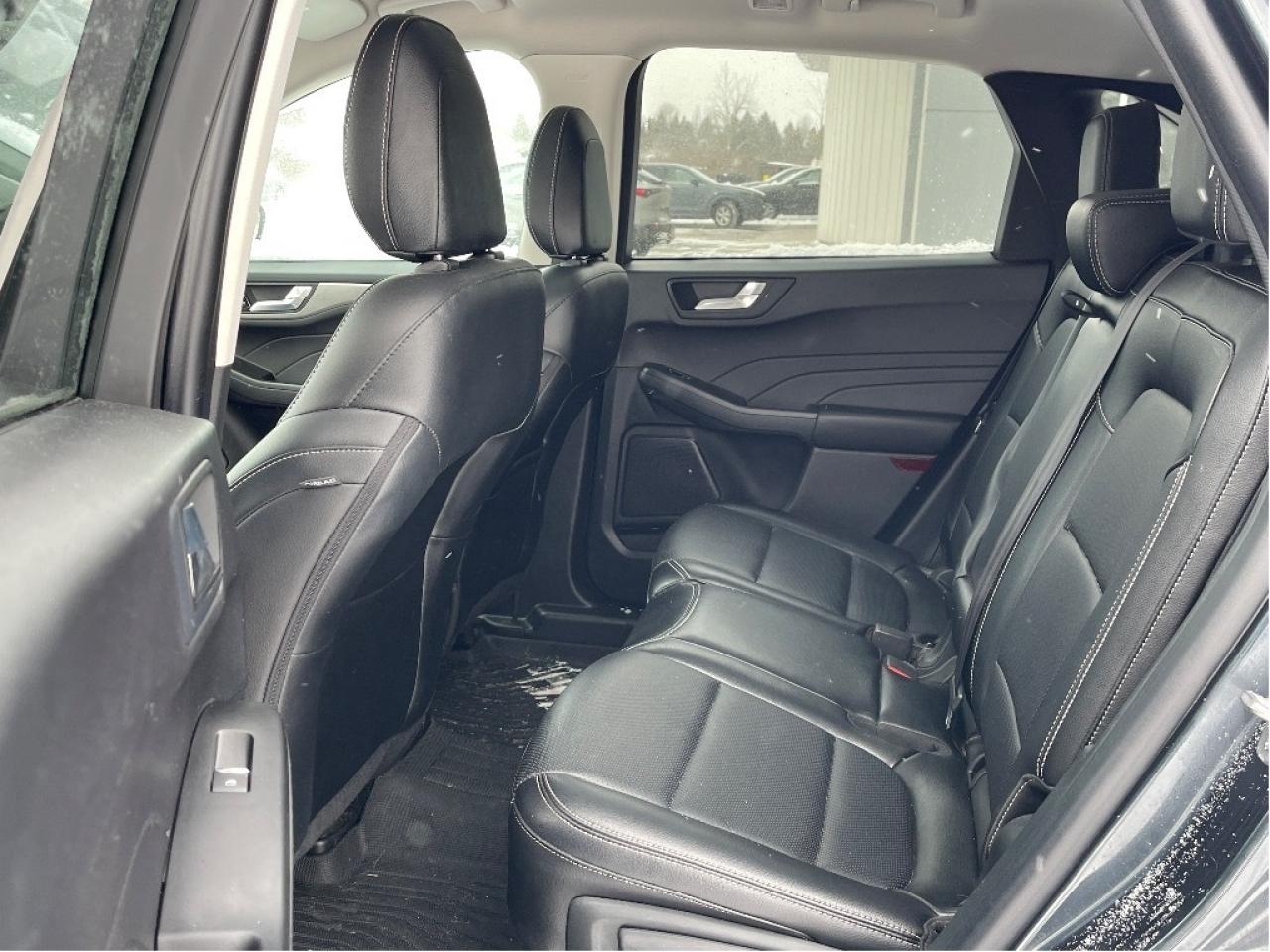 2022 Ford Escape Titanium Hybrid AWD Photo