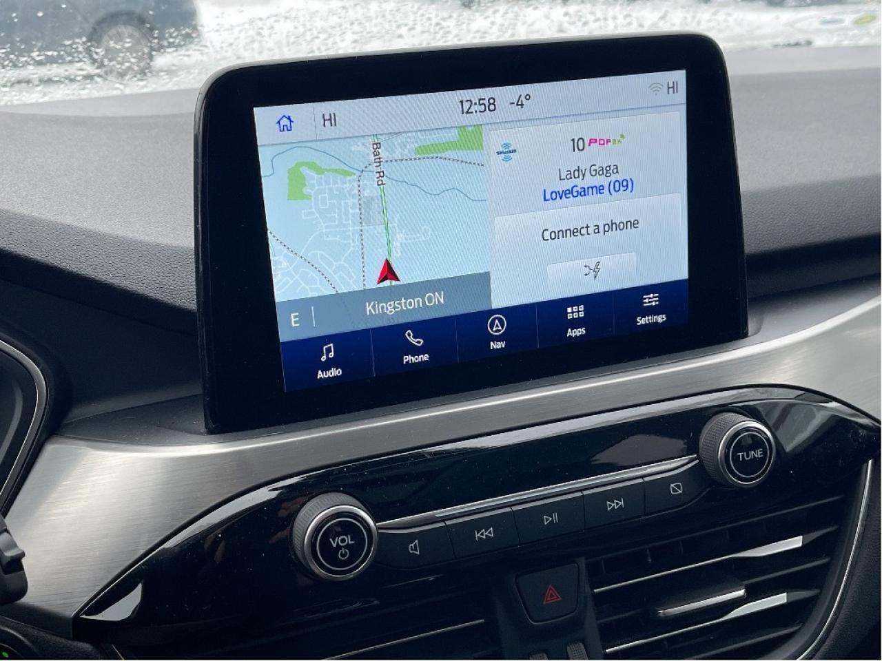 2022 Ford Escape Titanium Hybrid AWD Photo