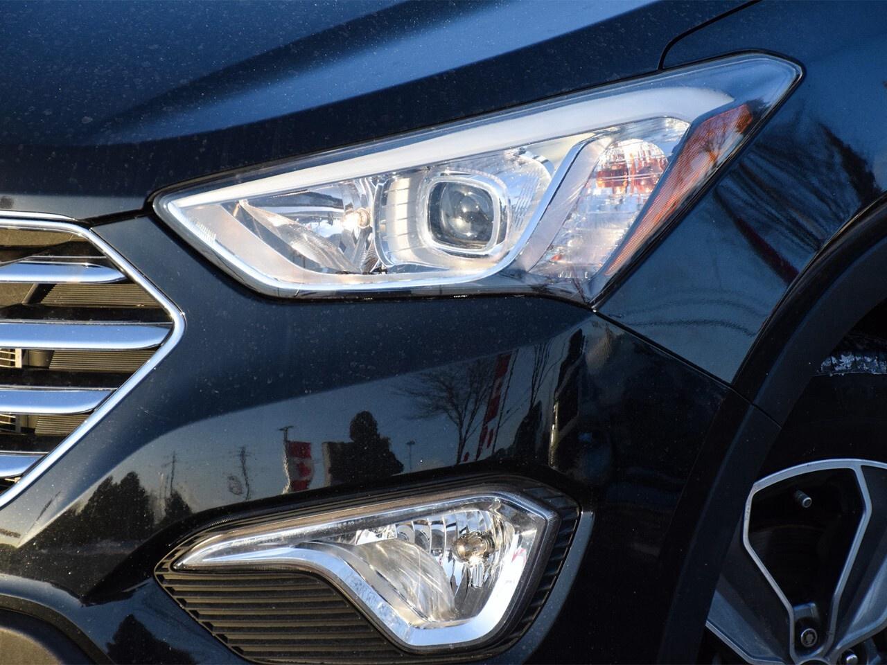 2016 Hyundai Santa Fe XL AWD 4dr 3.3L Auto Luxury Adventure Ed Photo