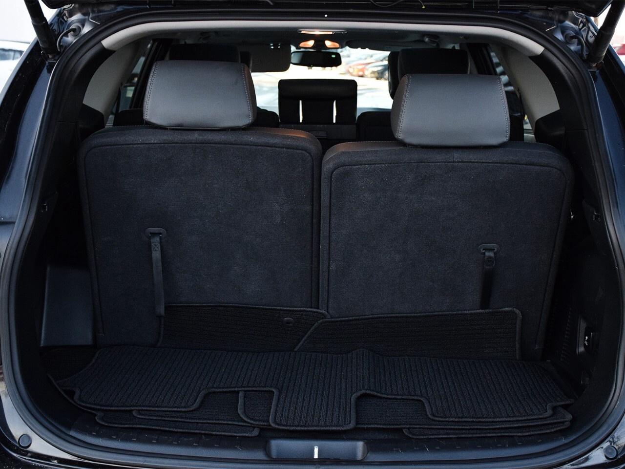 2016 Hyundai Santa Fe XL AWD 4dr 3.3L Auto Luxury Adventure Ed Photo