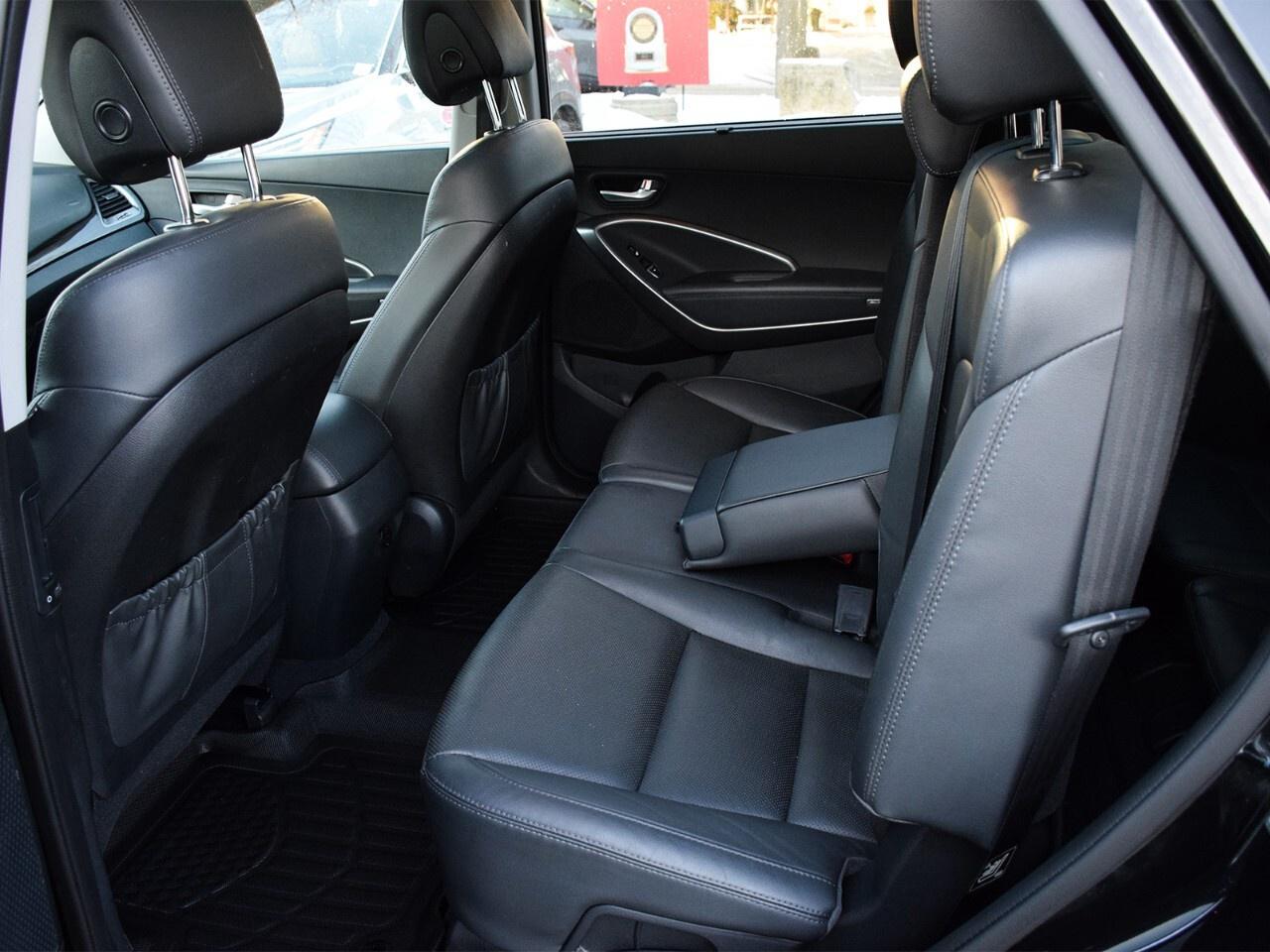 2016 Hyundai Santa Fe XL AWD 4dr 3.3L Auto Luxury Adventure Ed Photo