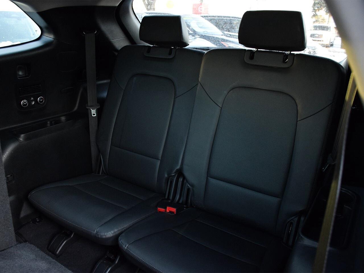 2016 Hyundai Santa Fe XL AWD 4dr 3.3L Auto Luxury Adventure Ed Photo