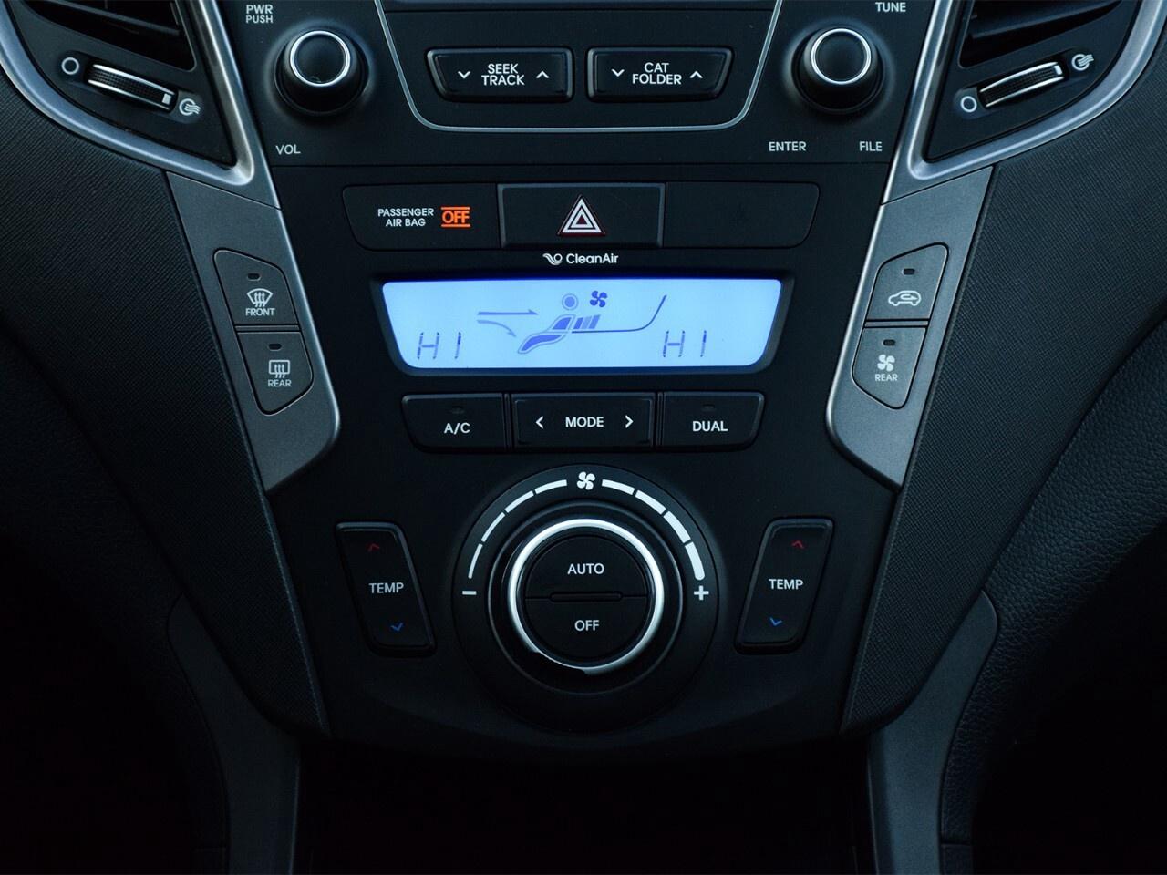 2016 Hyundai Santa Fe XL AWD 4dr 3.3L Auto Luxury Adventure Ed Photo