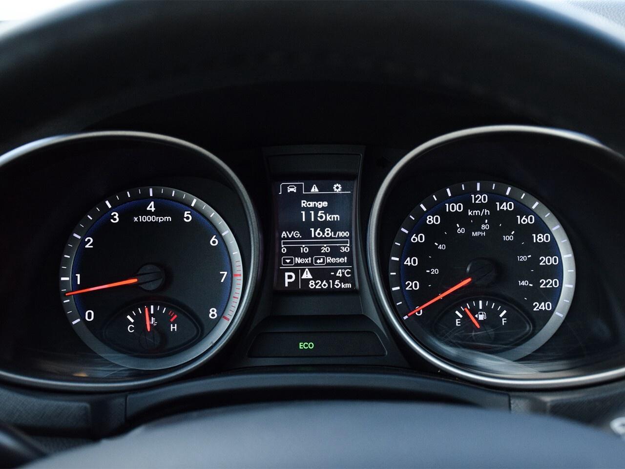 2016 Hyundai Santa Fe XL AWD 4dr 3.3L Auto Luxury Adventure Ed Photo