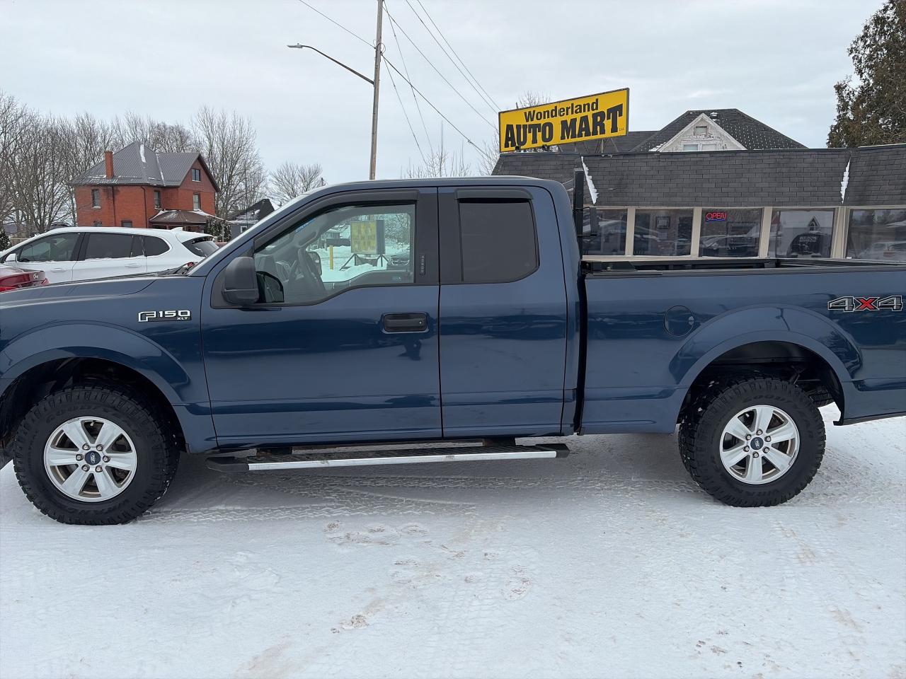 2018 Ford F-150 XLT-4X4-BLUETOOTH-CLEAN Photo