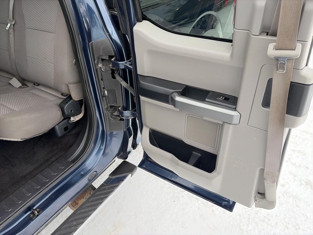 2018 Ford F-150 XLT-4X4-BLUETOOTH-CLEAN Photo