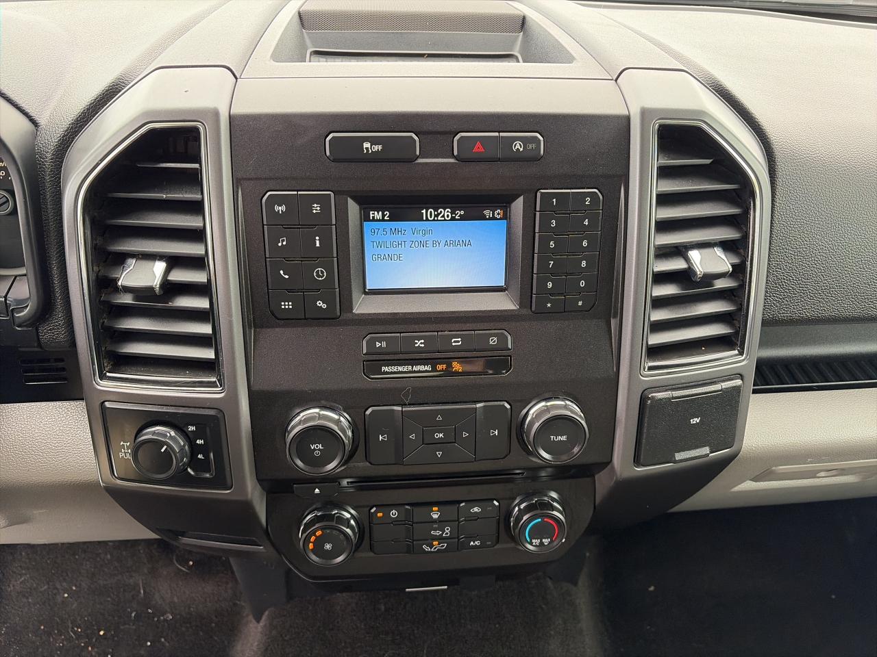 2018 Ford F-150 XLT-4X4-BLUETOOTH-CLEAN Photo
