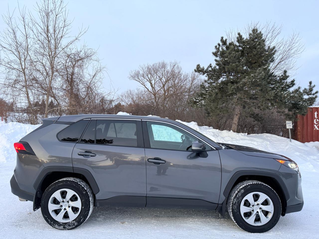 2022 Toyota RAV4 LE 4dr All-wheel Drive Photo