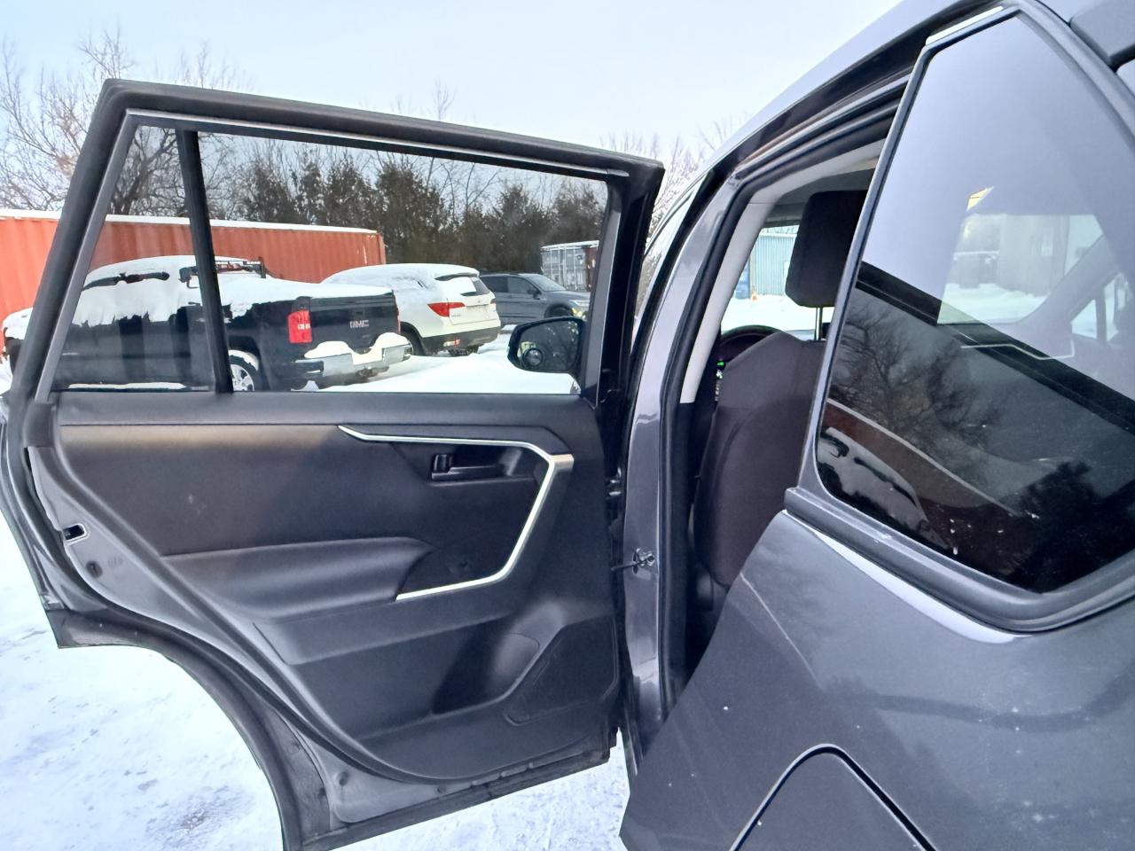 2022 Toyota RAV4 LE 4dr All-wheel Drive Photo