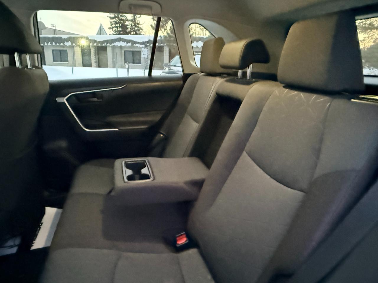 2022 Toyota RAV4 LE 4dr All-wheel Drive Photo