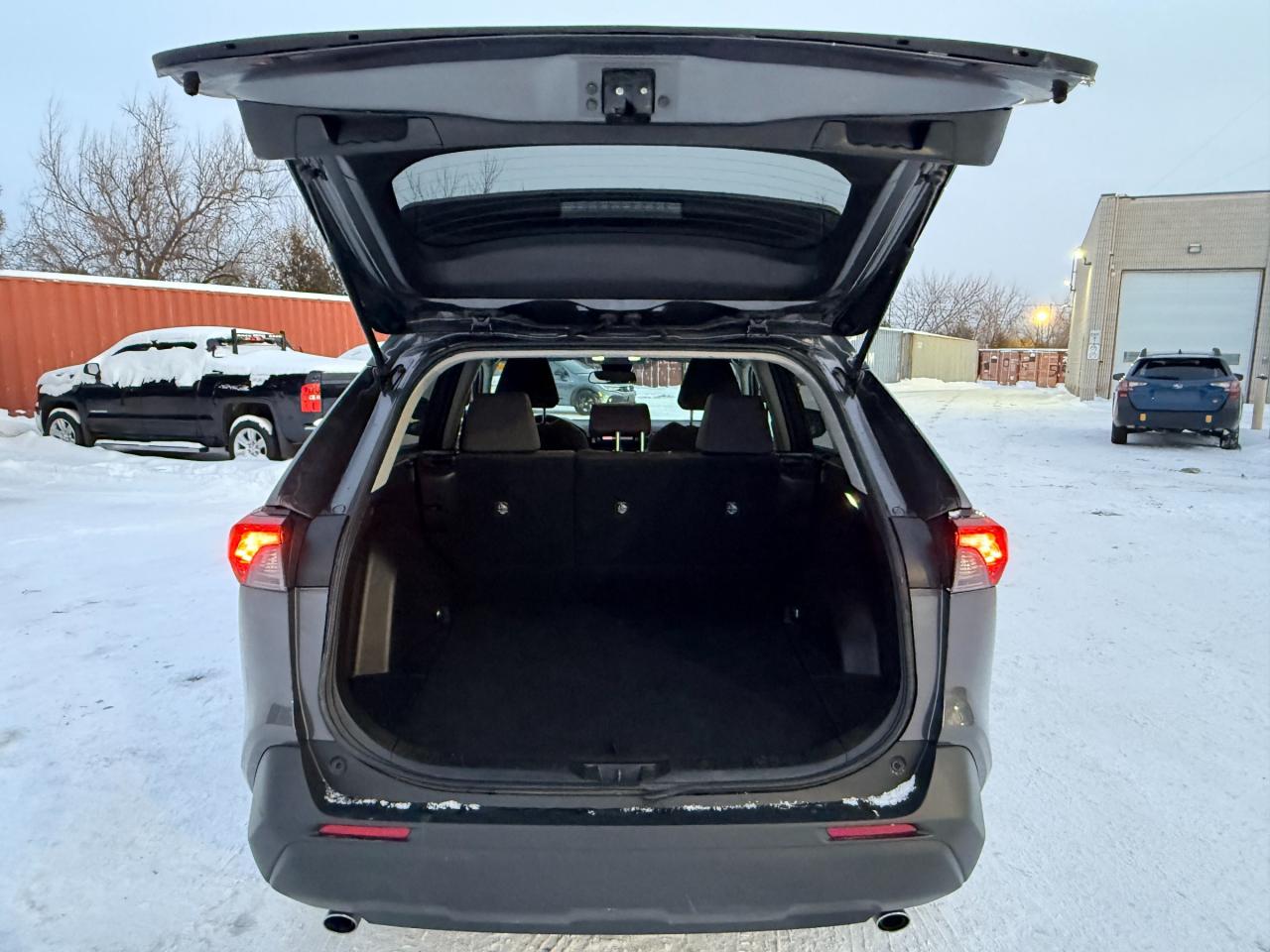 2022 Toyota RAV4 LE 4dr All-wheel Drive Photo