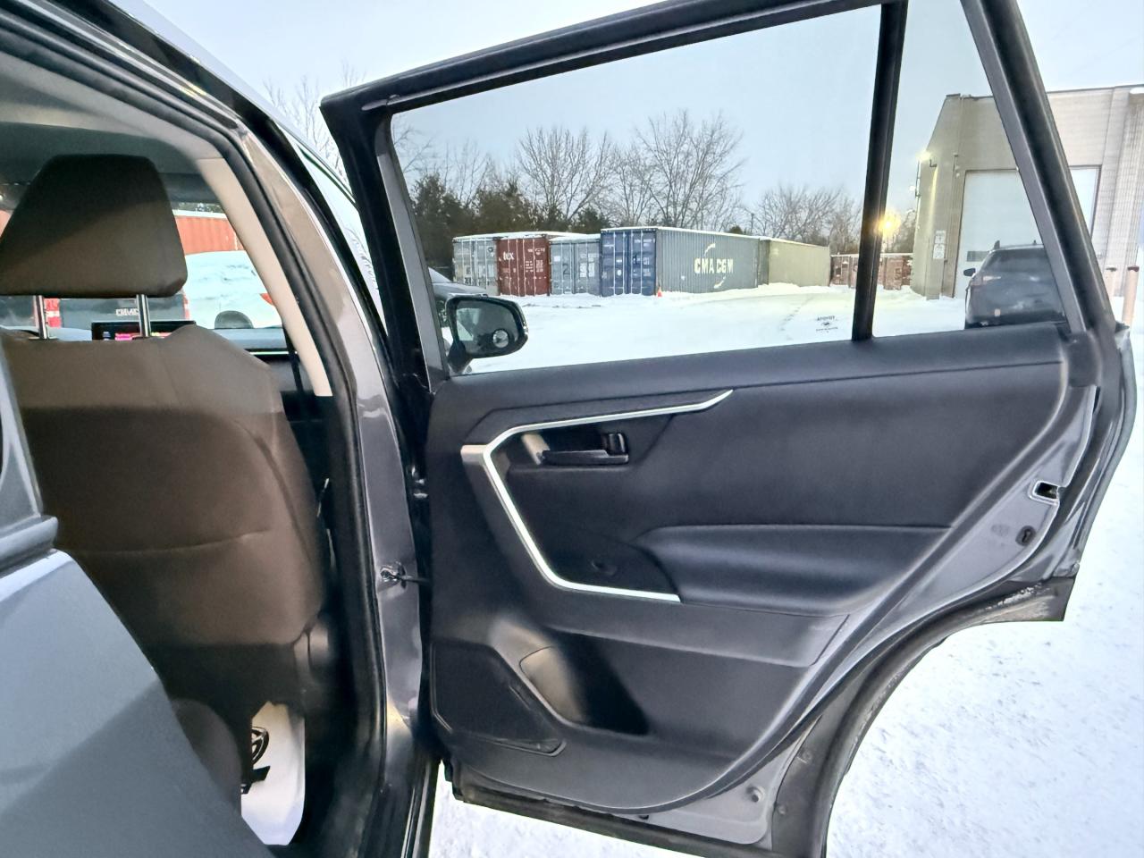 2022 Toyota RAV4 LE 4dr All-wheel Drive Photo