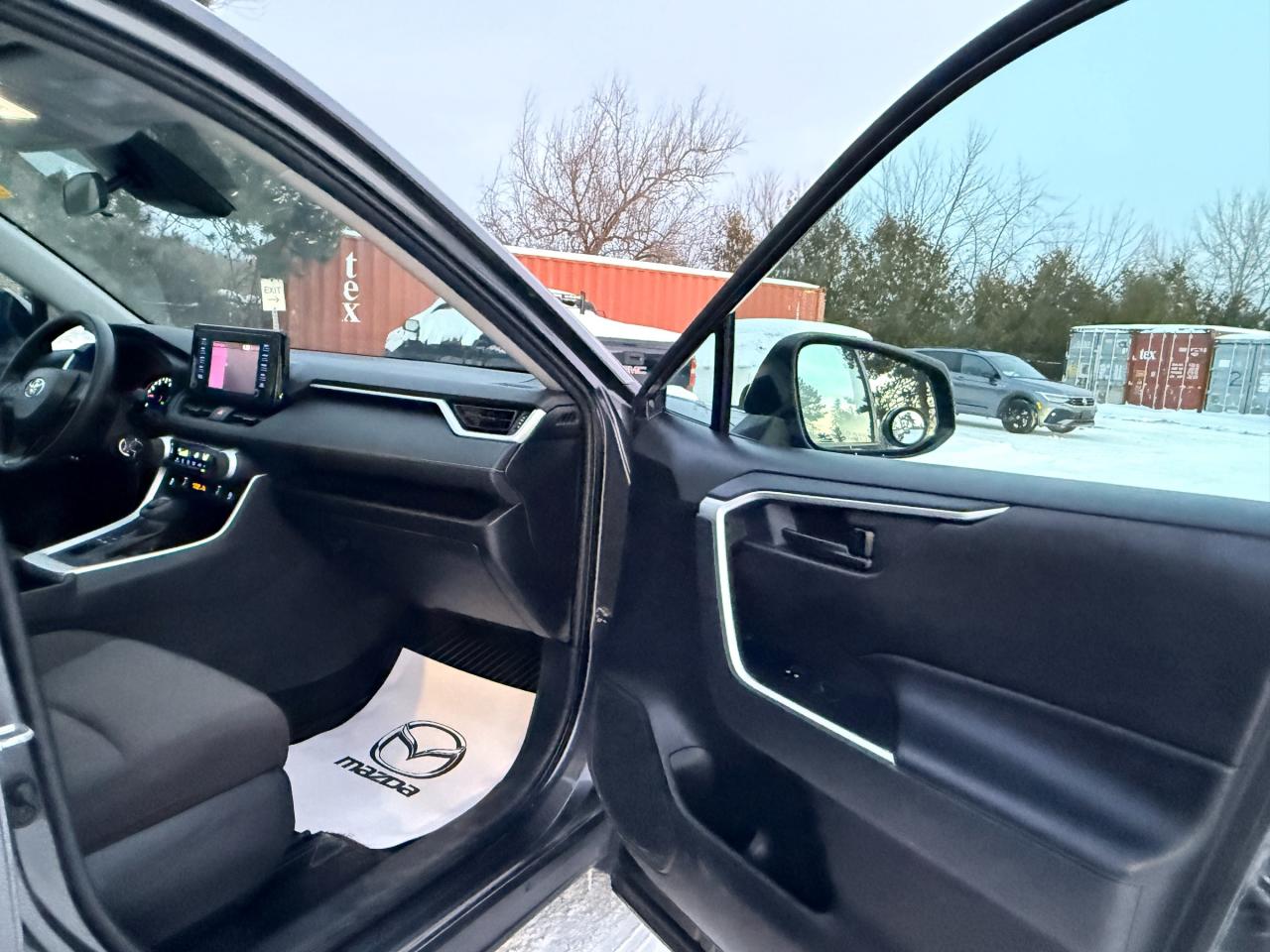 2022 Toyota RAV4 LE 4dr All-wheel Drive Photo