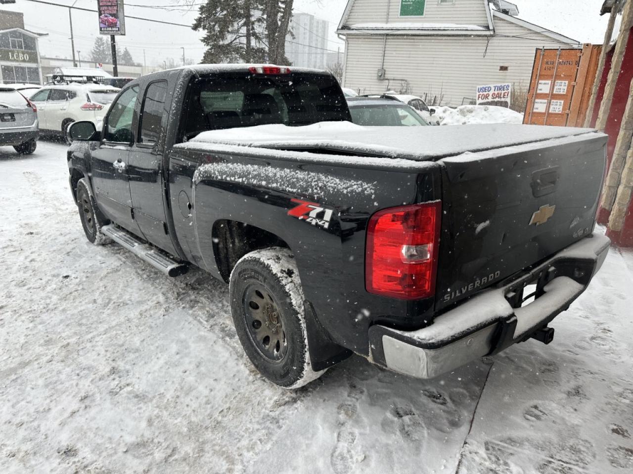 2013 Chevrolet Silverado 1500 4WD Ext Cab 143.5" LT Photo
