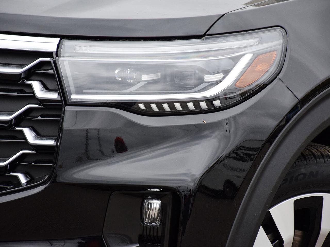 2026 Ford Explorer Platinum 4WD Photo