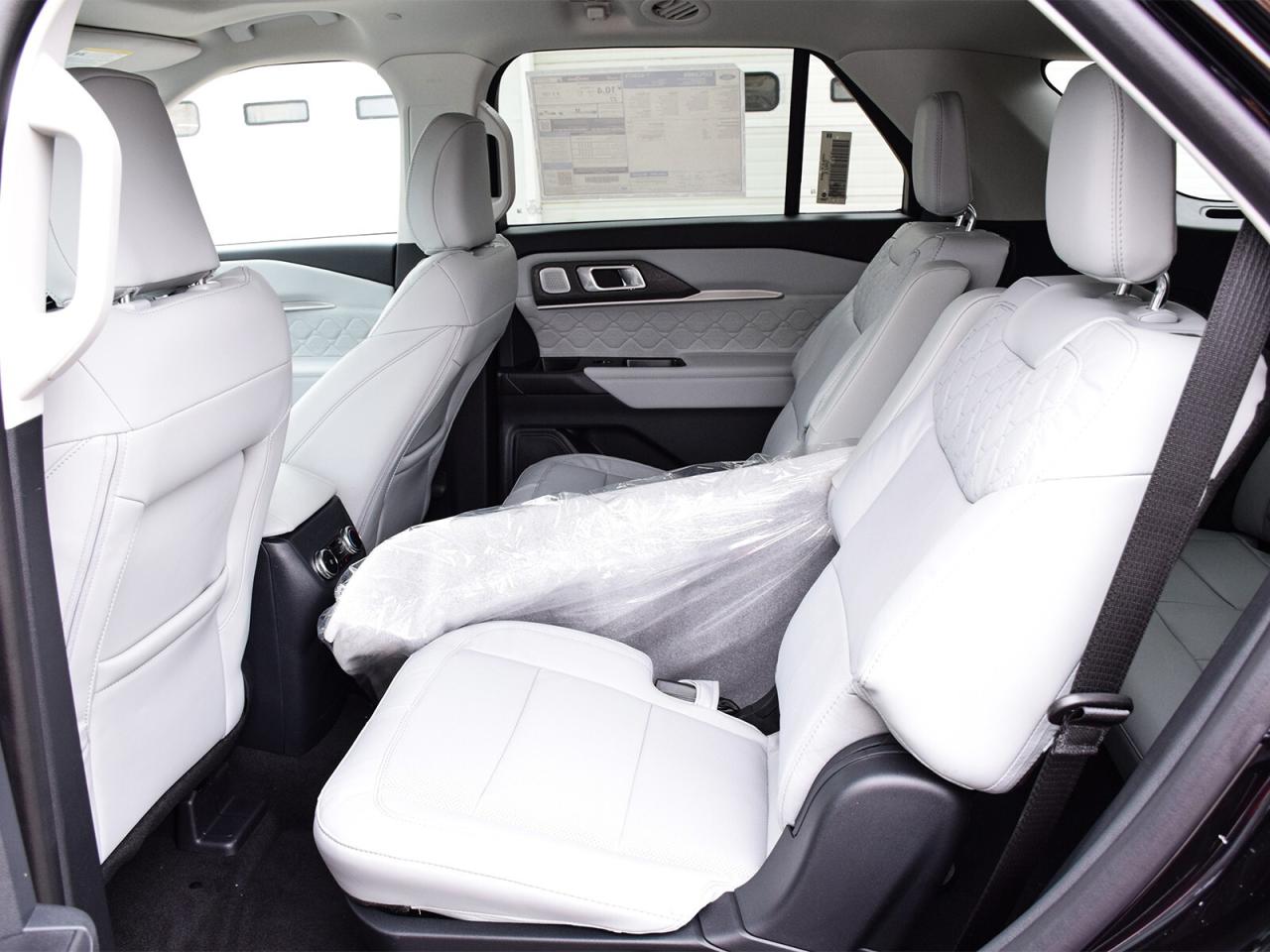 2026 Ford Explorer Platinum 4WD Photo