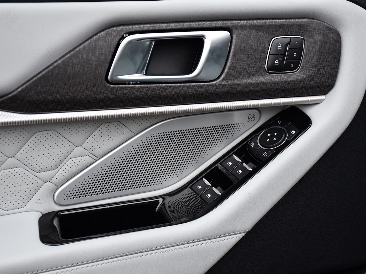 2026 Ford Explorer Platinum 4WD Photo