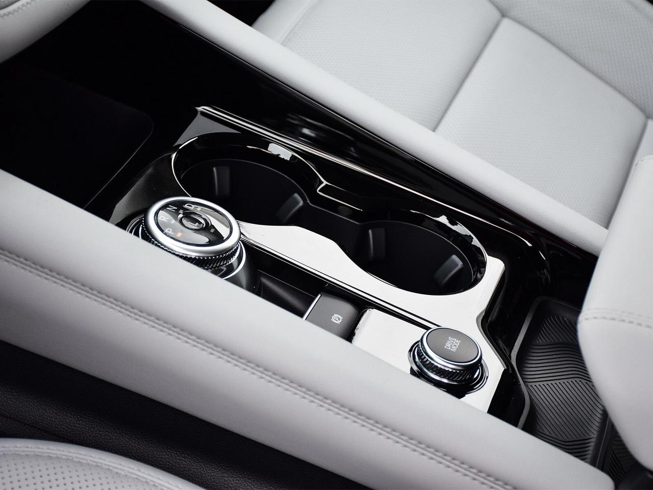 2026 Ford Explorer Platinum 4WD Photo