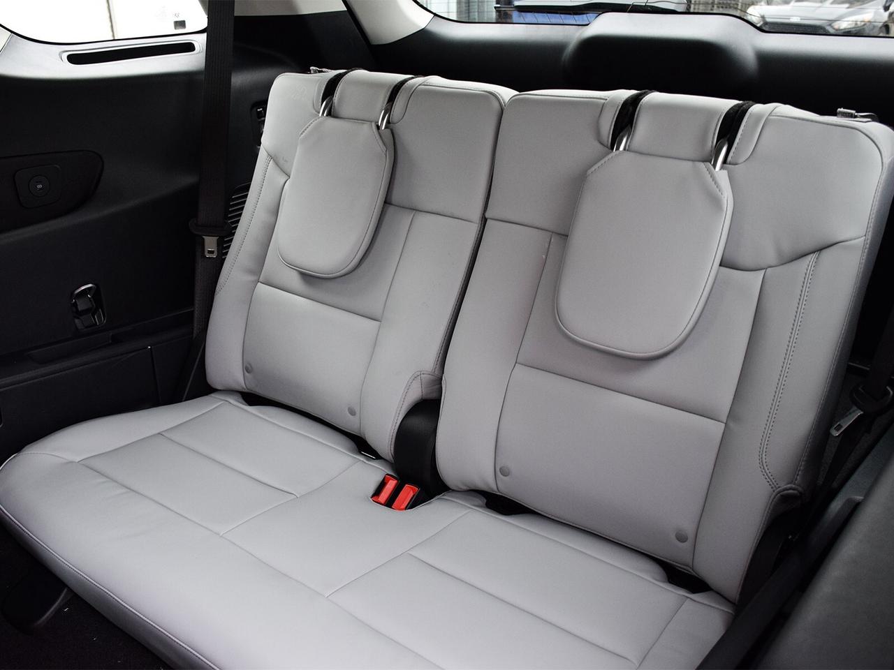 2026 Ford Explorer Platinum 4WD Photo