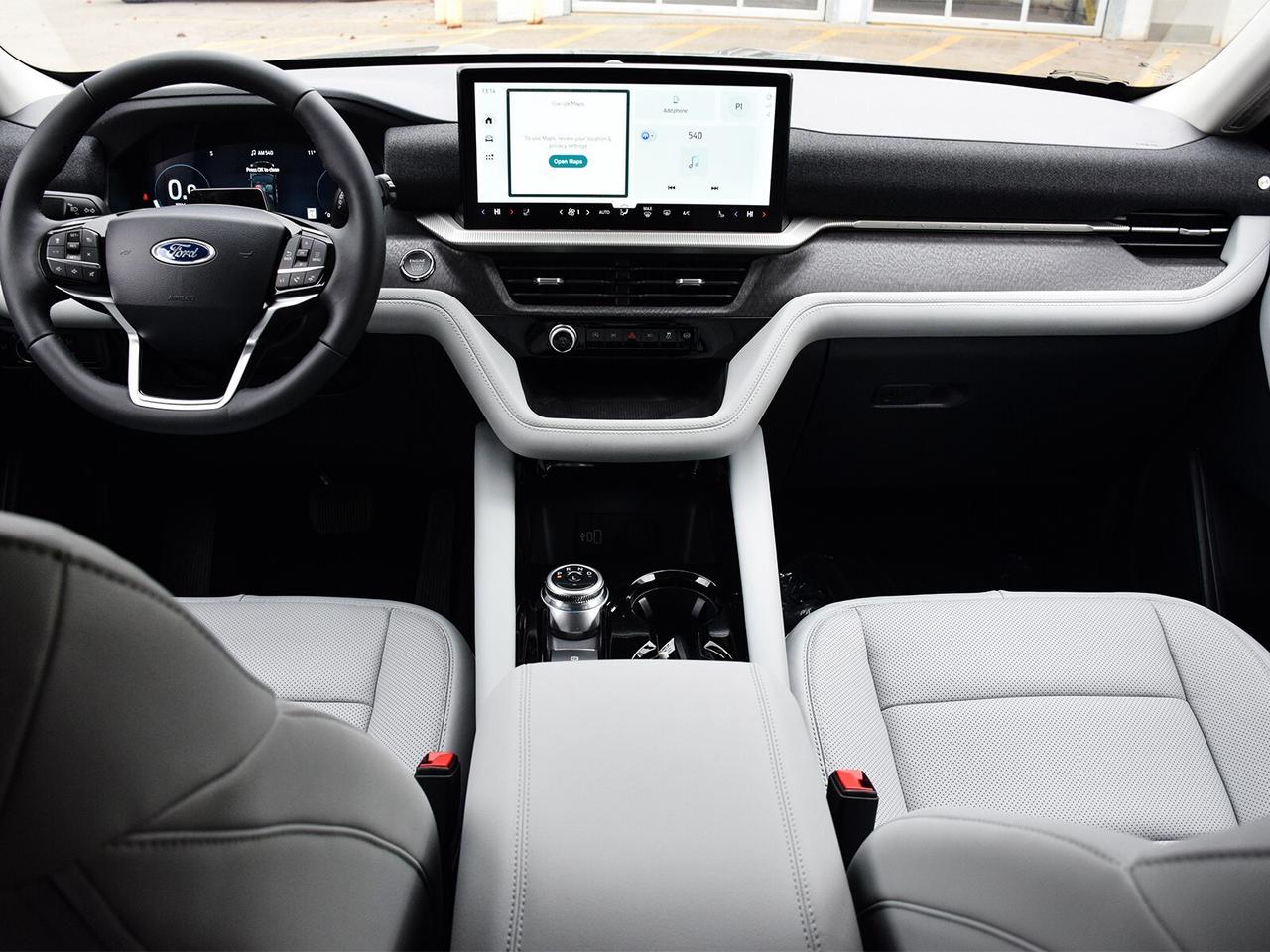 2026 Ford Explorer Platinum 4WD Photo