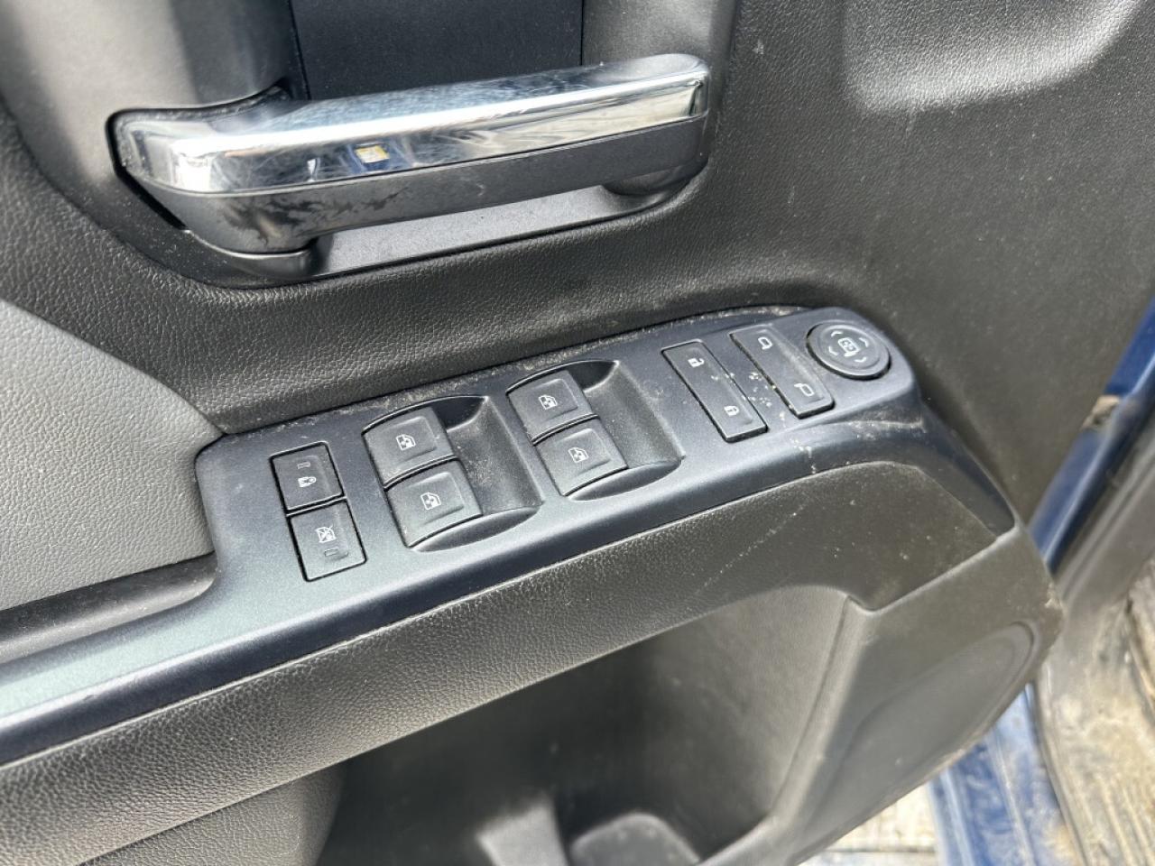 2017 Chevrolet Silverado 1500 4WD Crew Cab 143.5" LS Photo