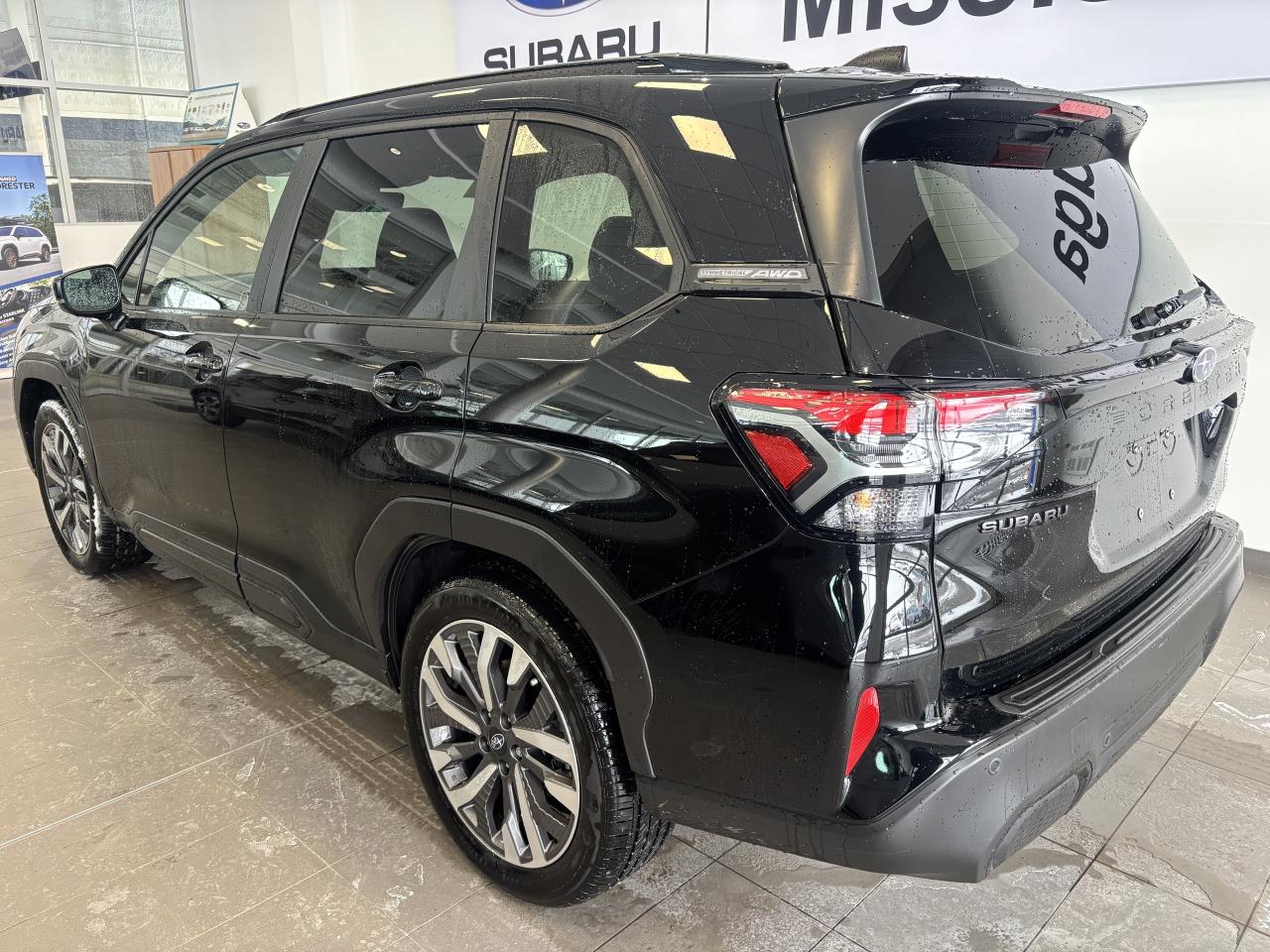 2025 Subaru Forester PREMIER  DEALER DEMO   CLEAN CARFAX   FULLY LOADED Photo