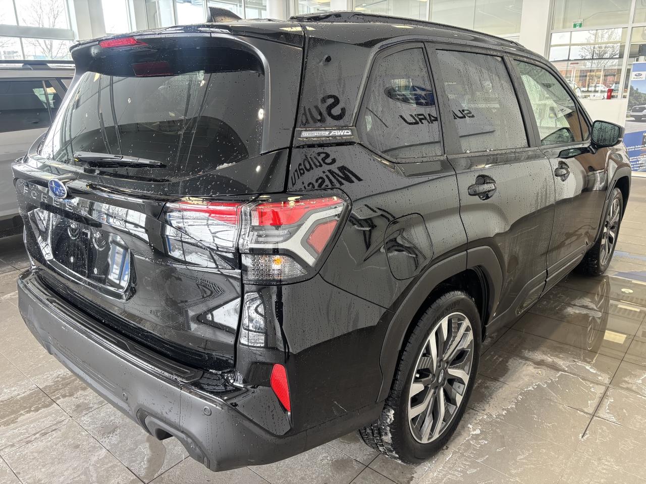2025 Subaru Forester PREMIER  DEALER DEMO   CLEAN CARFAX   FULLY LOADED Photo