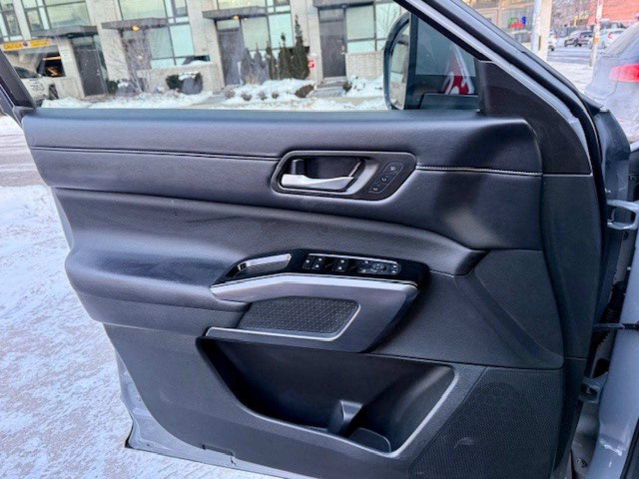 2024 Nissan Pathfinder SL Premium, NAVI, LEATHER, PANO ROOF, BOSE, 360 CA Photo