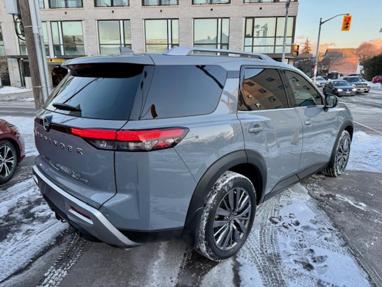 2024 Nissan Pathfinder SL Premium, NAVI, LEATHER, PANO ROOF, BOSE, 360 CA Photo