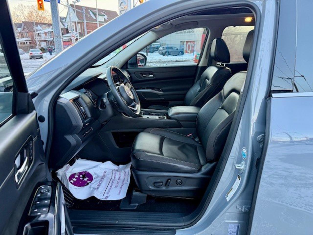 2024 Nissan Pathfinder SL Premium, NAVI, LEATHER, PANO ROOF, BOSE, 360 CA Photo