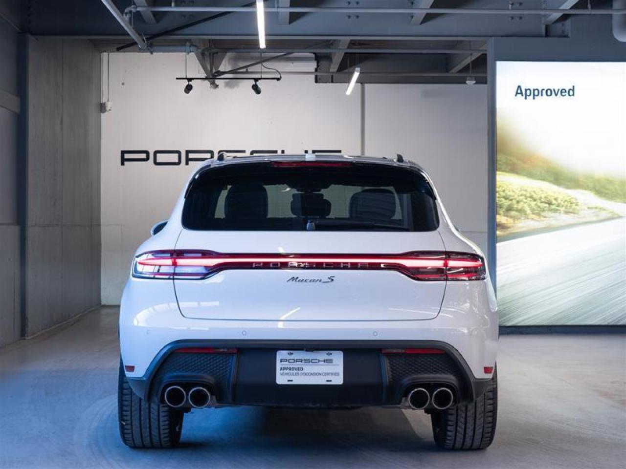 2024 Porsche Macan S AWD Photo3