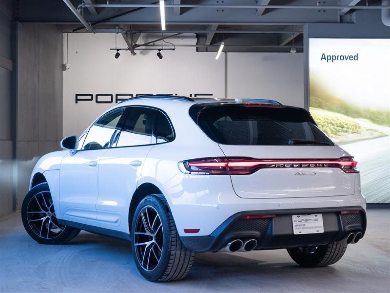 2024 Porsche Macan S AWD Photo2