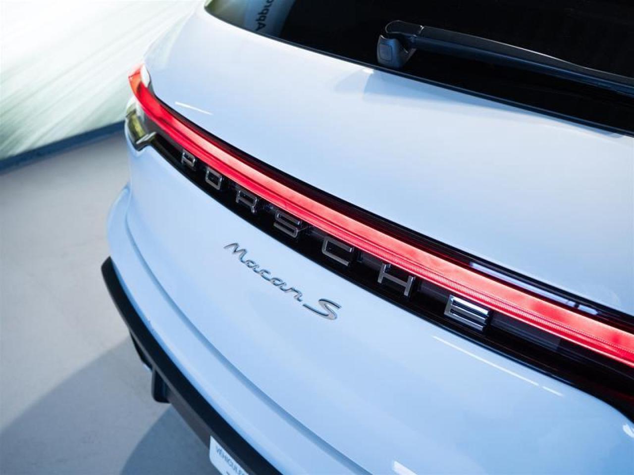 2024 Porsche Macan S AWD Photo