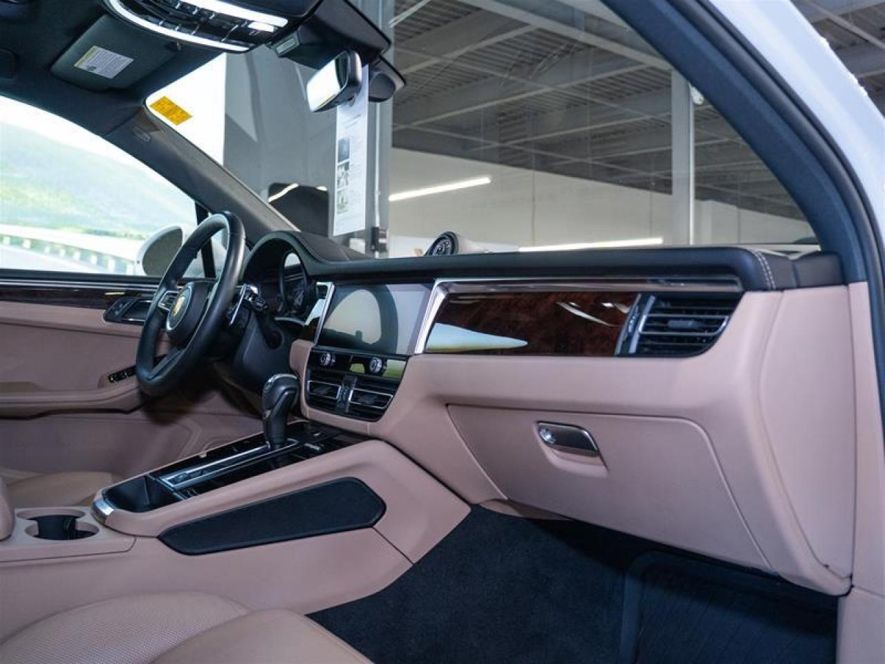 2024 Porsche Macan S AWD Photo