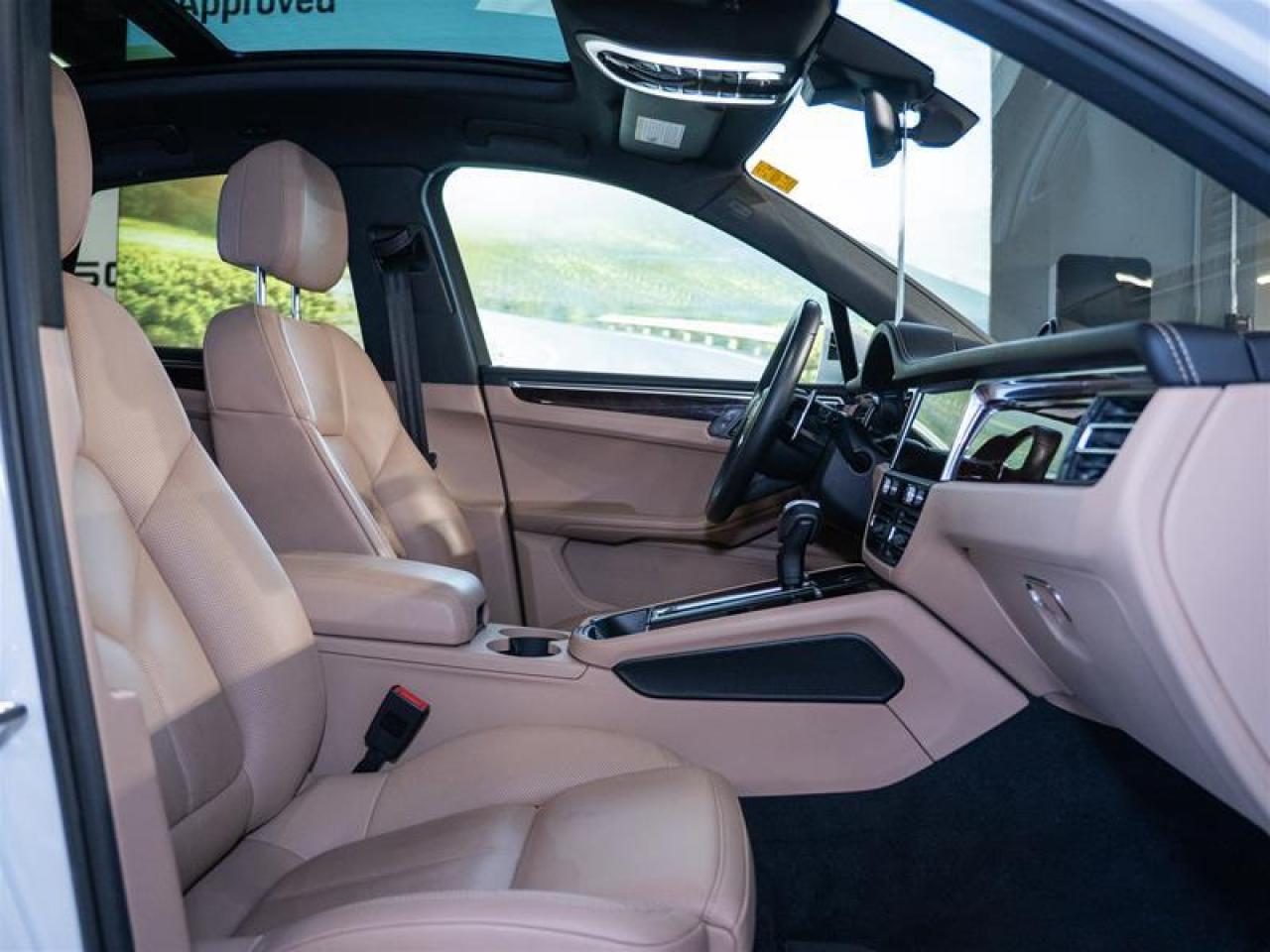 2024 Porsche Macan S AWD Photo