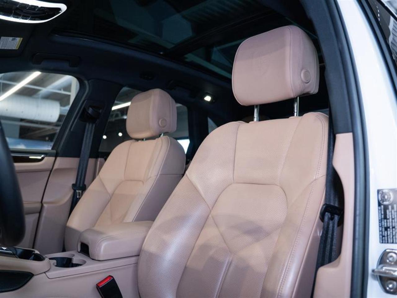 2024 Porsche Macan S AWD Photo