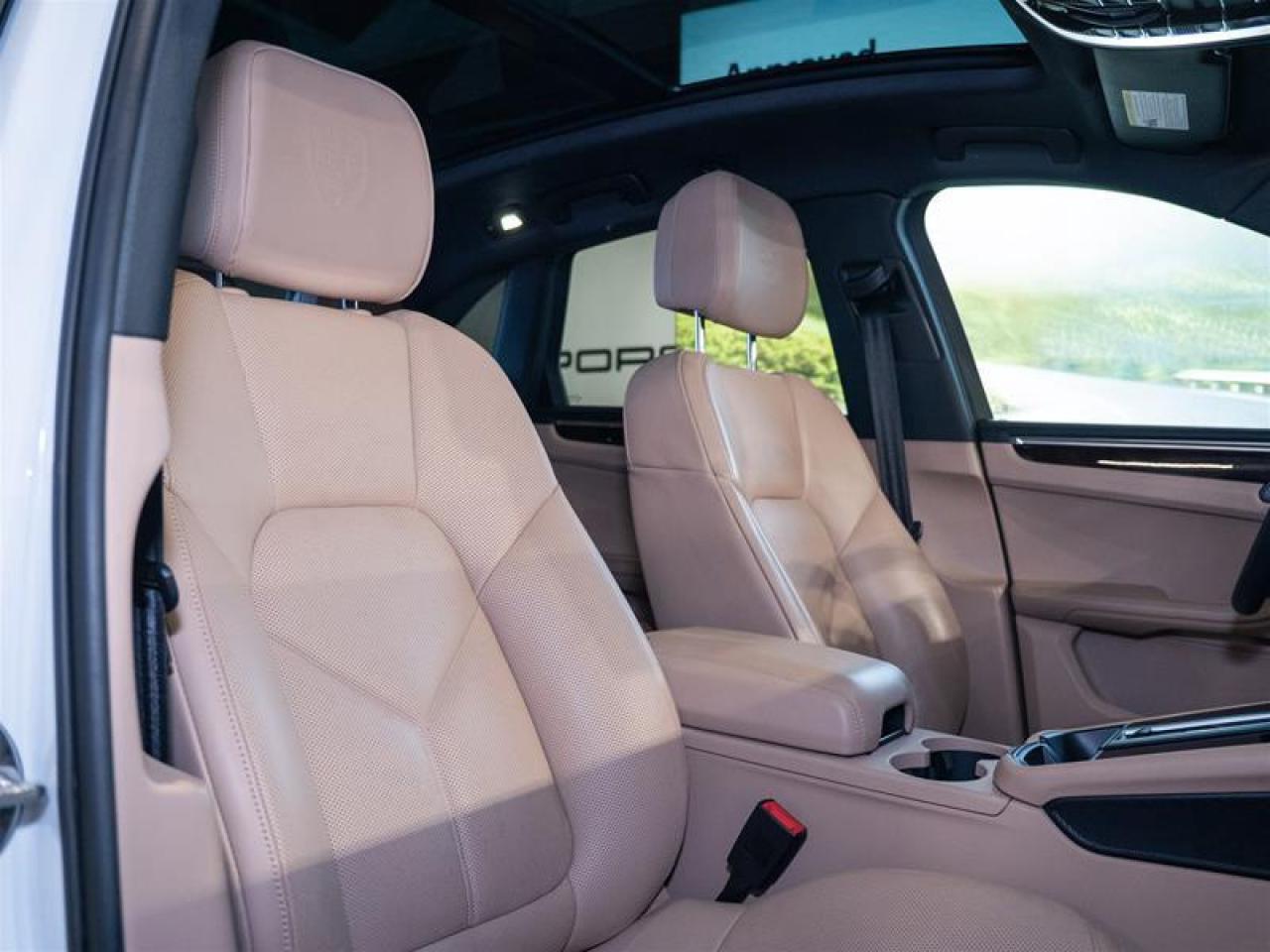 2024 Porsche Macan S AWD Photo