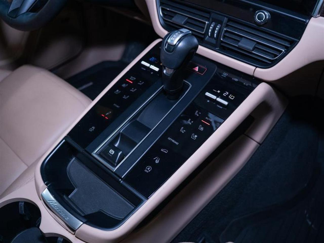 2024 Porsche Macan S AWD Photo