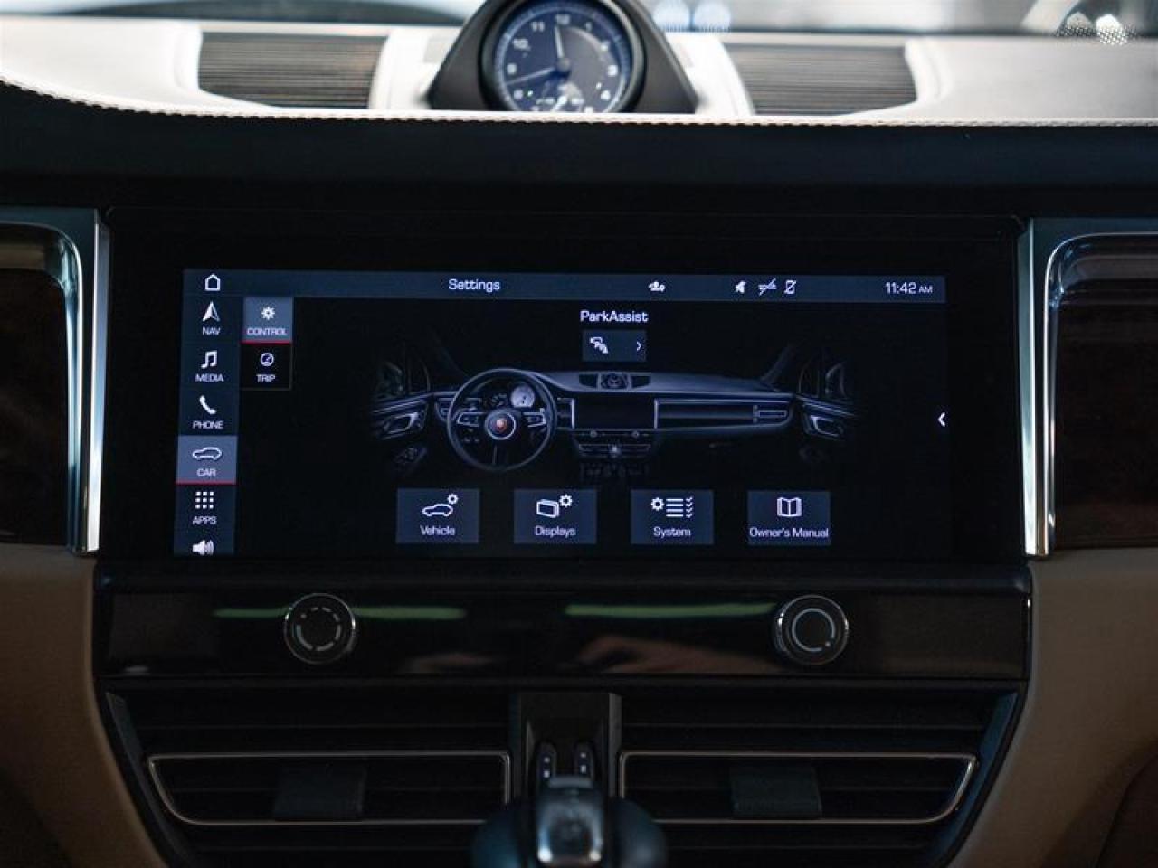 2024 Porsche Macan S AWD Photo