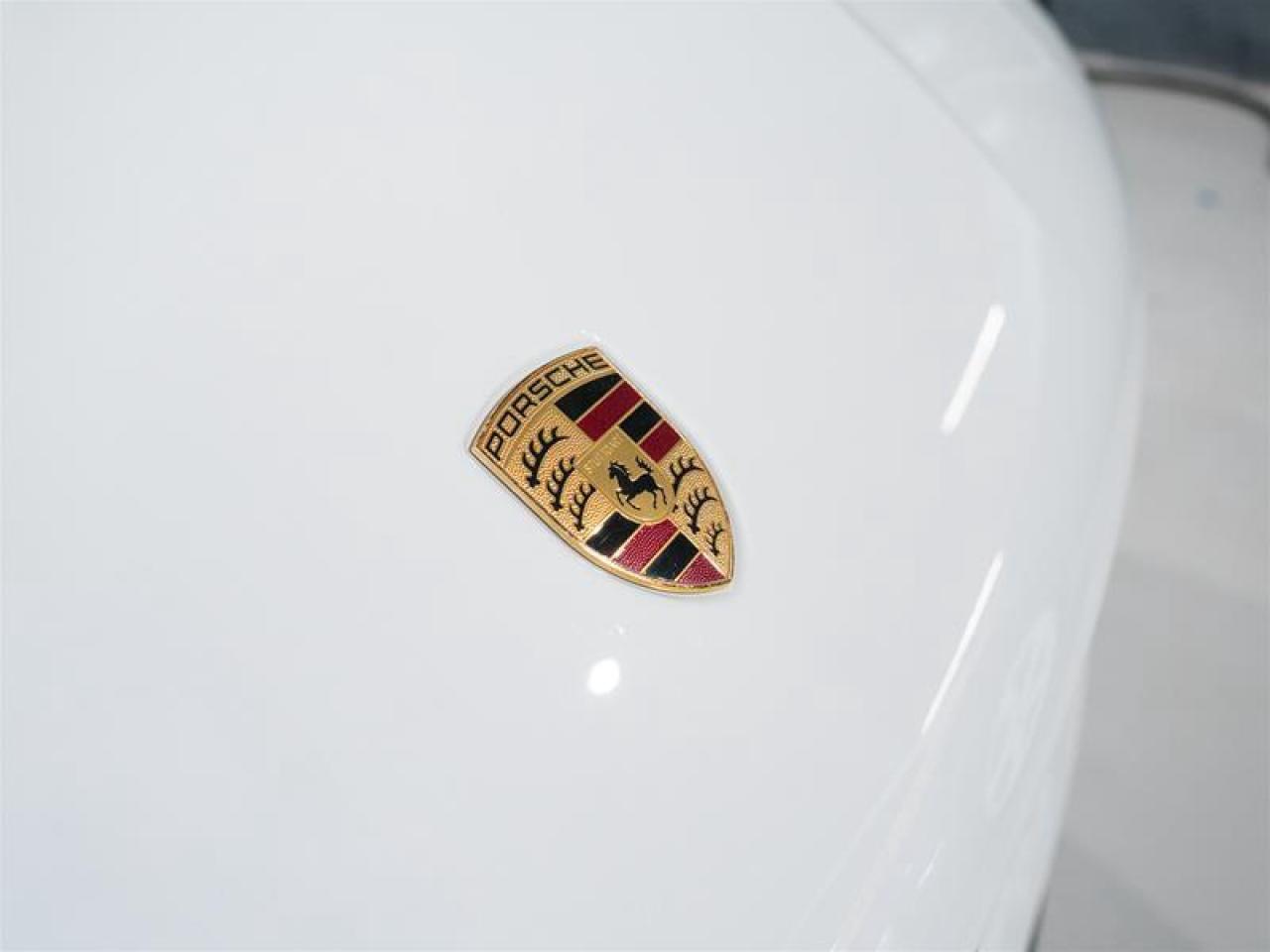 2024 Porsche Macan S AWD Photo