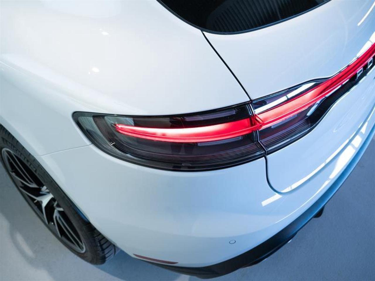 2024 Porsche Macan S AWD Photo