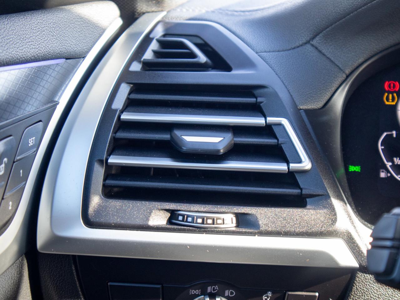 2022 BMW X3 xDrive30i- AWD   Premium Interior Quality Photo