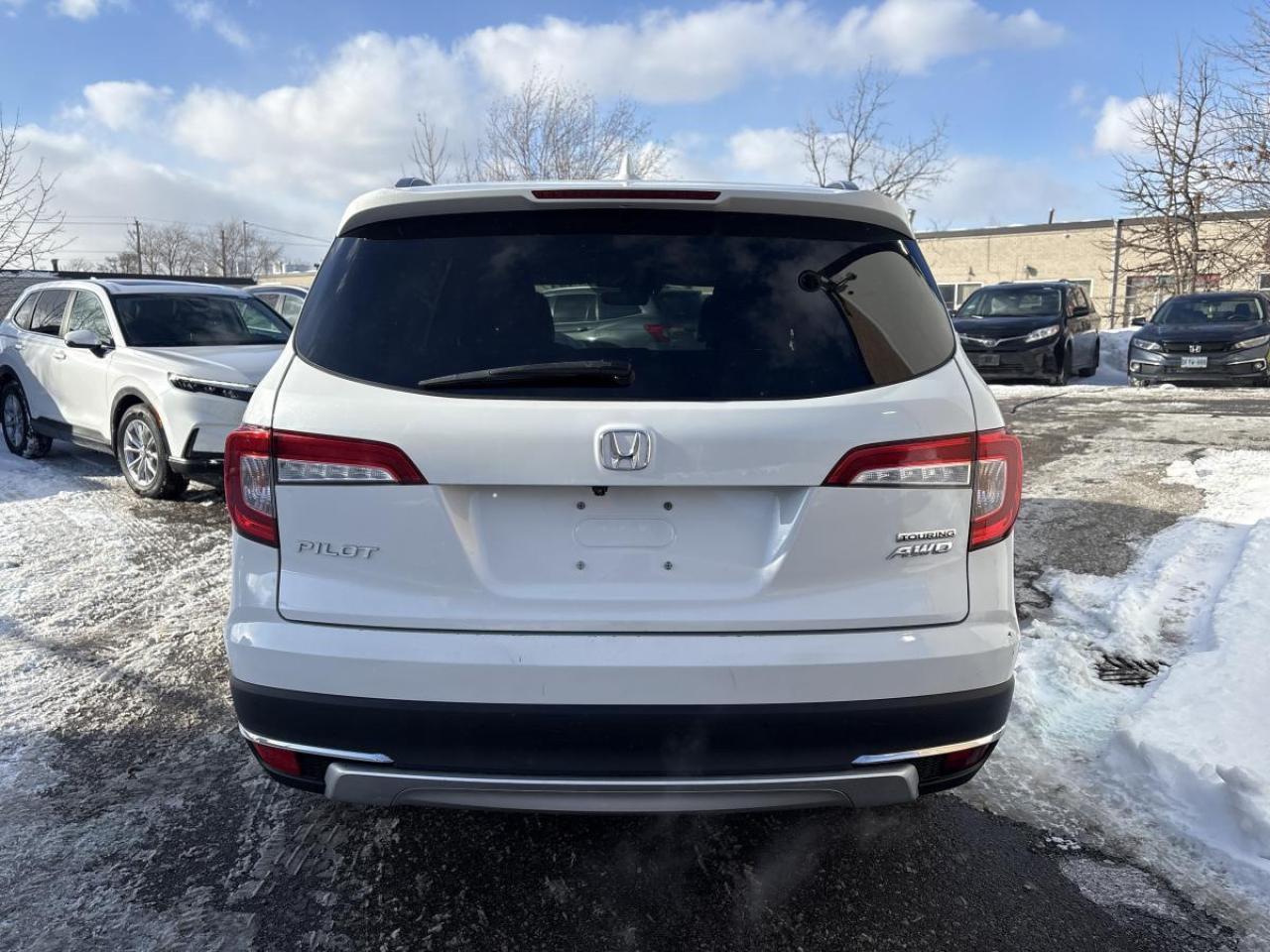 2020 Honda Pilot TOURING 8-PASSENGER Photo2