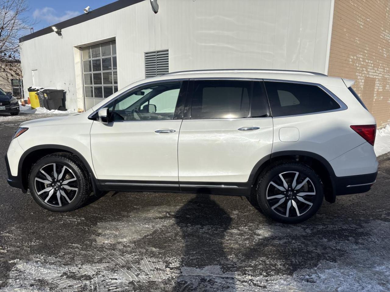 2020 Honda Pilot TOURING 8-PASSENGER Photo4