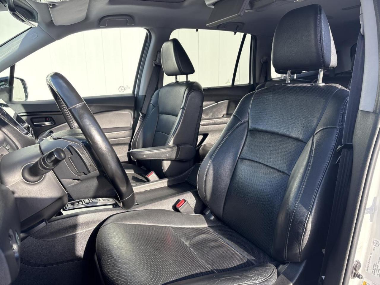 2020 Honda Pilot TOURING 8-PASSENGER Photo