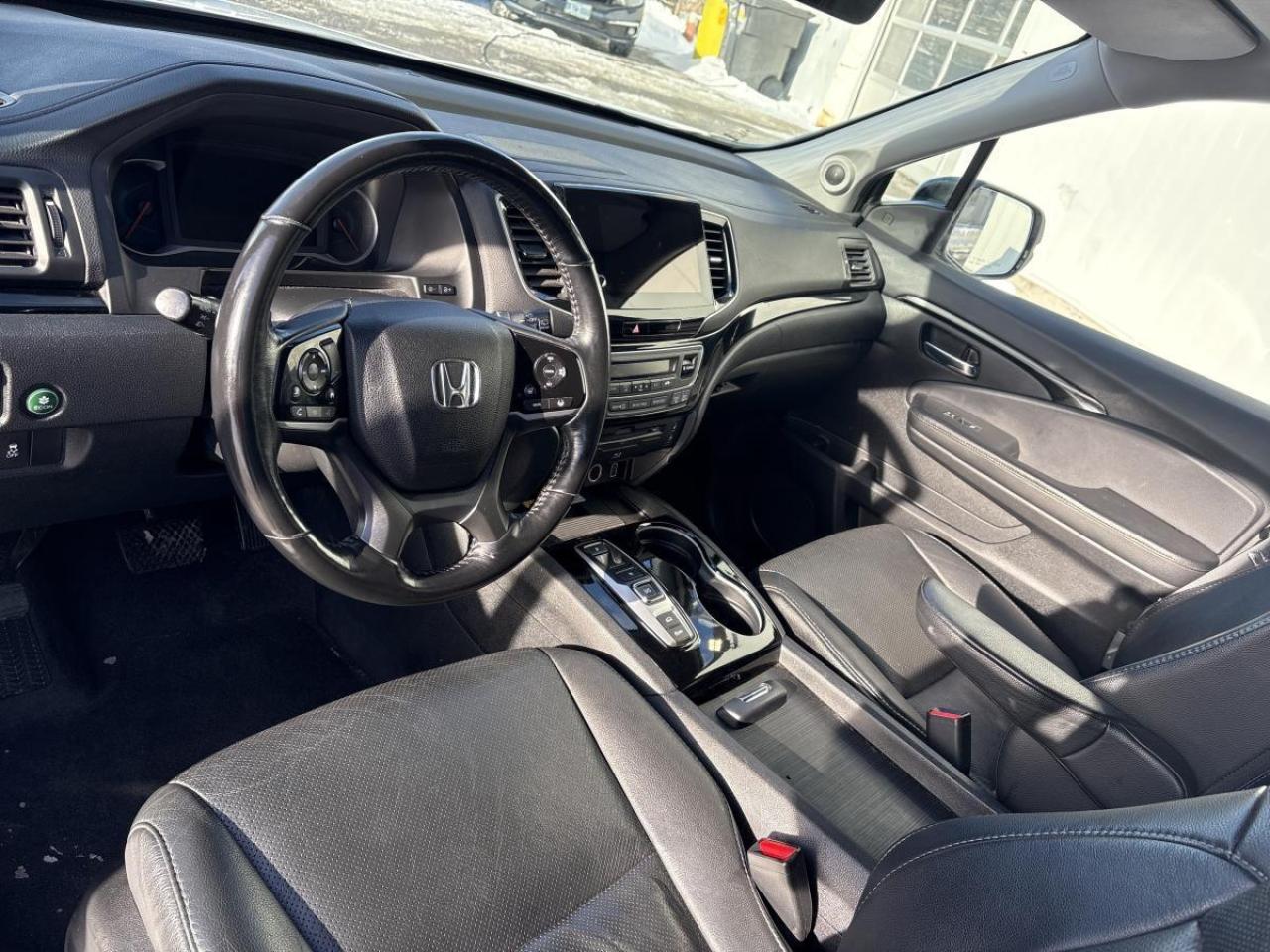 2020 Honda Pilot TOURING 8-PASSENGER Photo