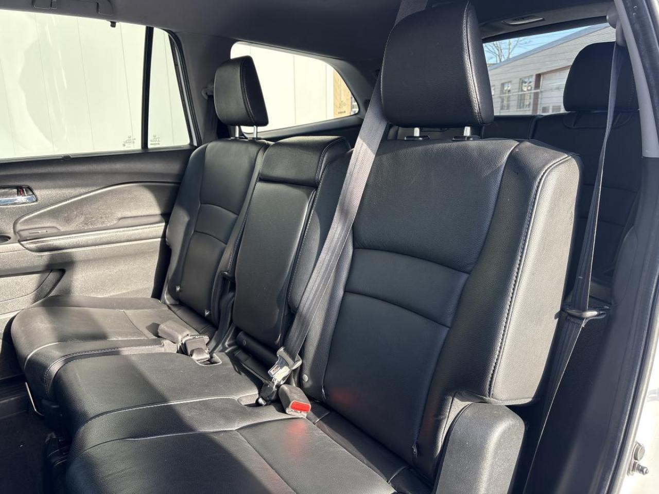 2020 Honda Pilot TOURING 8-PASSENGER Photo