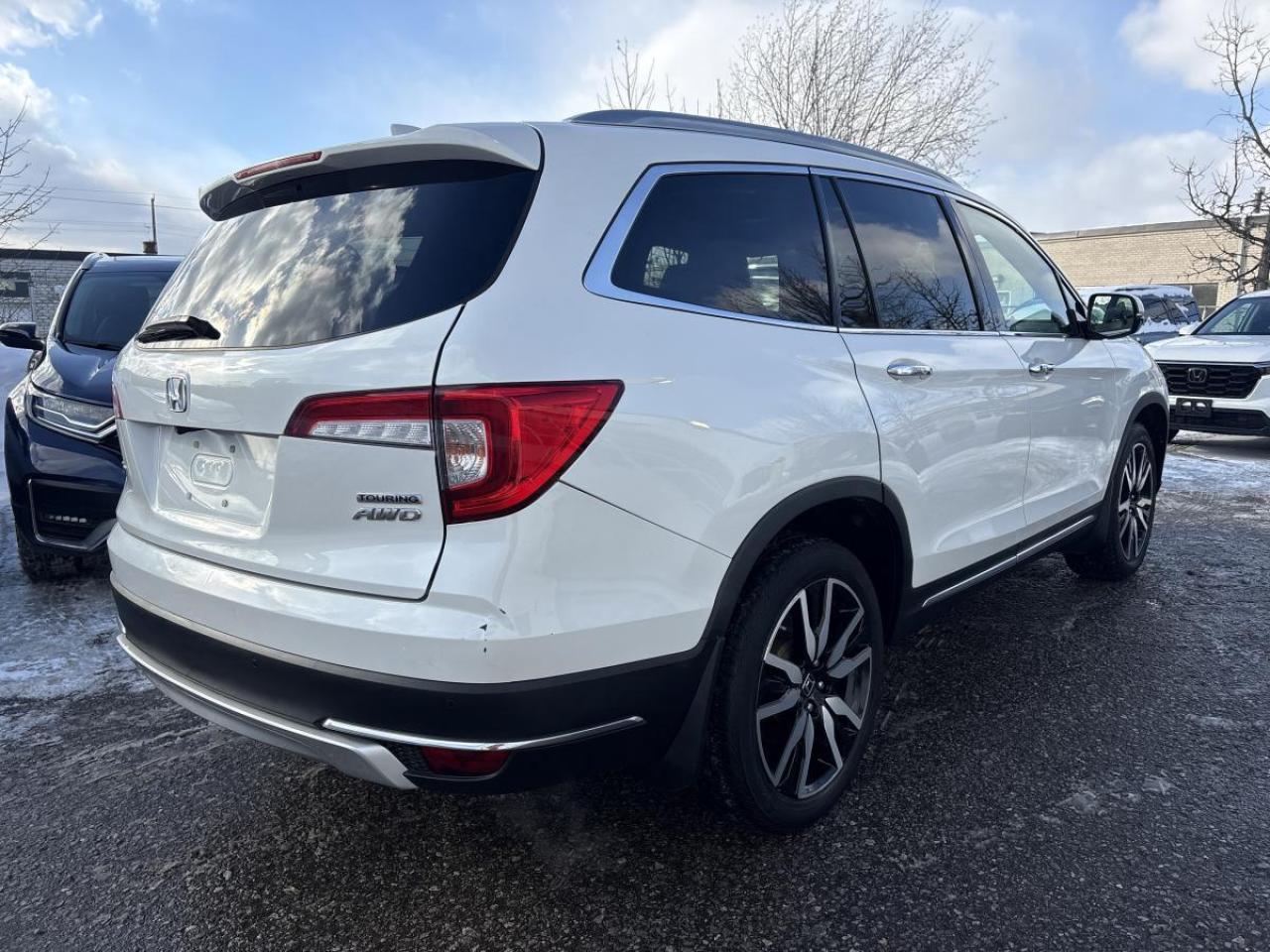 2020 Honda Pilot TOURING 8-PASSENGER Photo