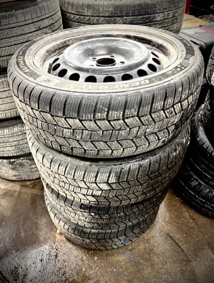 2024 Hyundai Elantra N Line Ultimate, LEATHER, NAVI, NEW TIRES + WINTER Photo