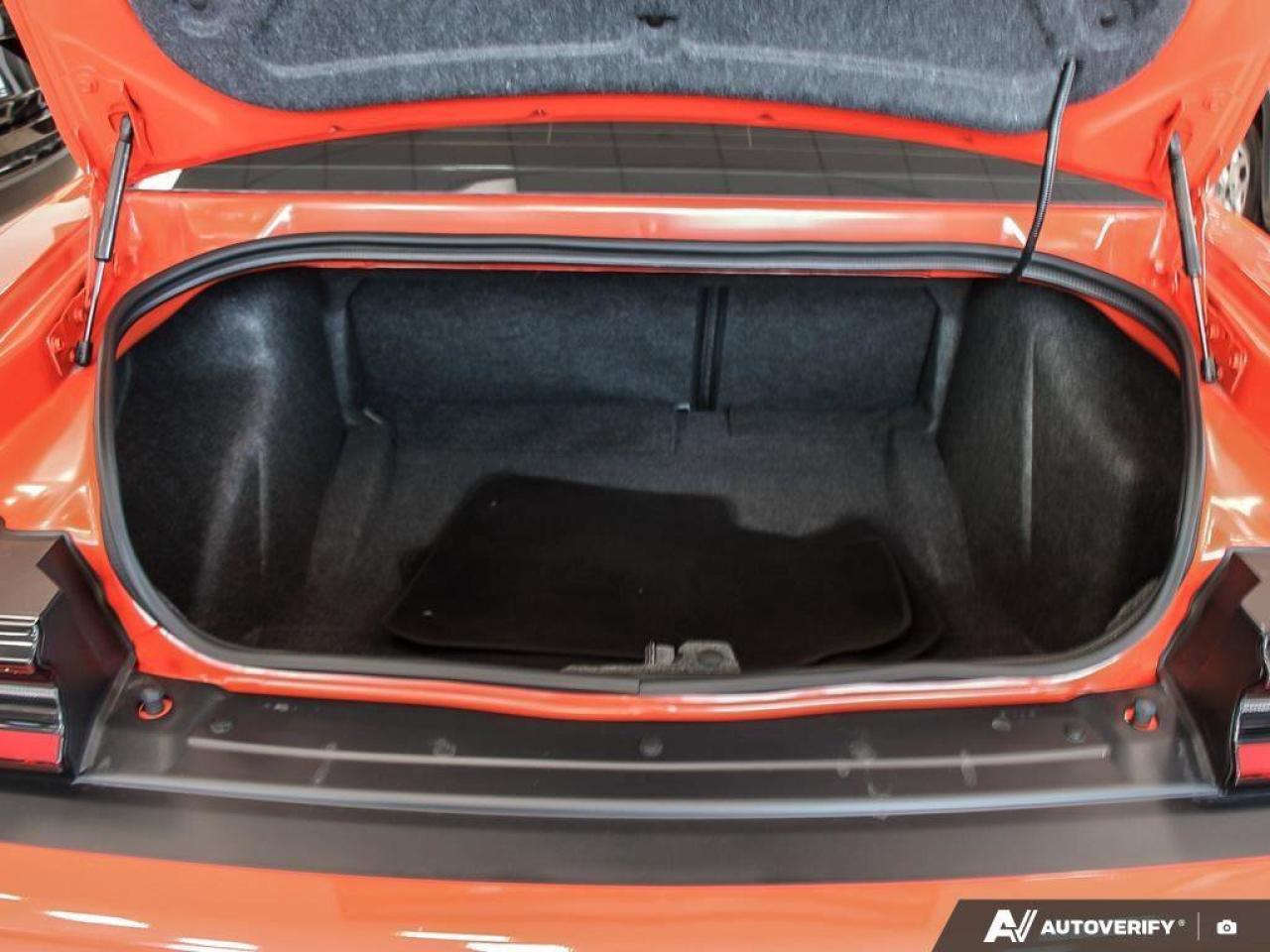 2023 Dodge Challenger R/TR/T PLUS, 5.7L HEMI V8, ALLOYS, LEATHER, SUNROO Photo